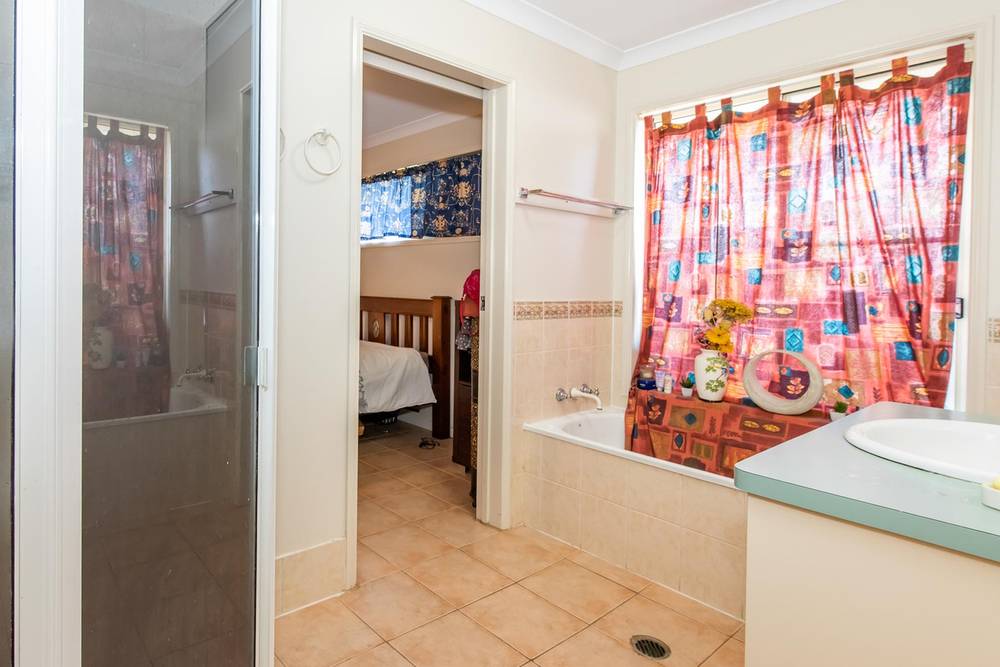 15 Seabreeze Court, SLADE POINT, QLD 4740