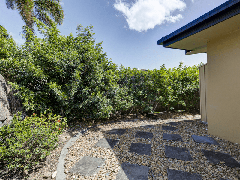 12/136 Pacific Pines Boulevard, Pacific Pines, QLD 4211