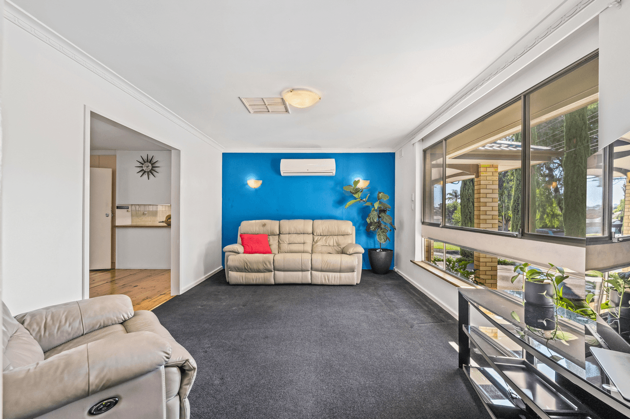 8 Cranborne Crescent, MORPHETT VALE, SA 5162