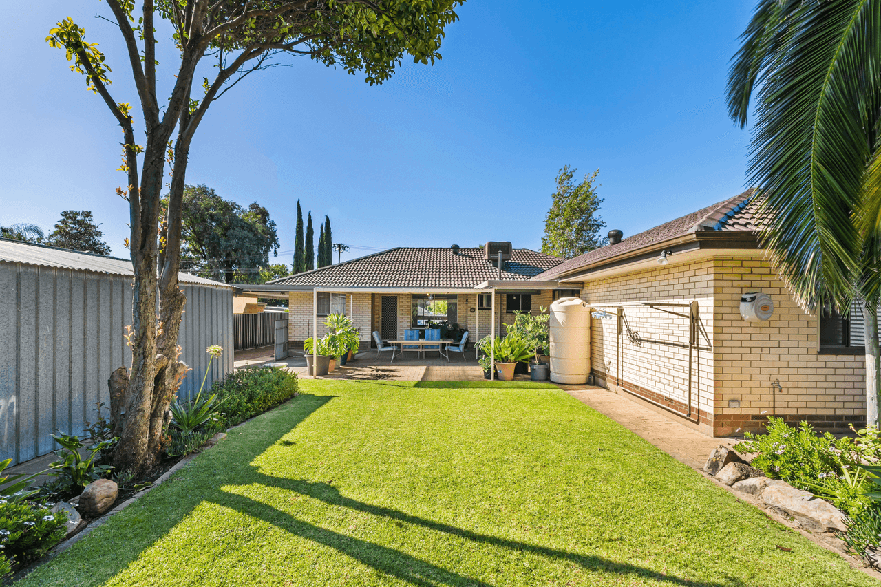 8 Cranborne Crescent, MORPHETT VALE, SA 5162