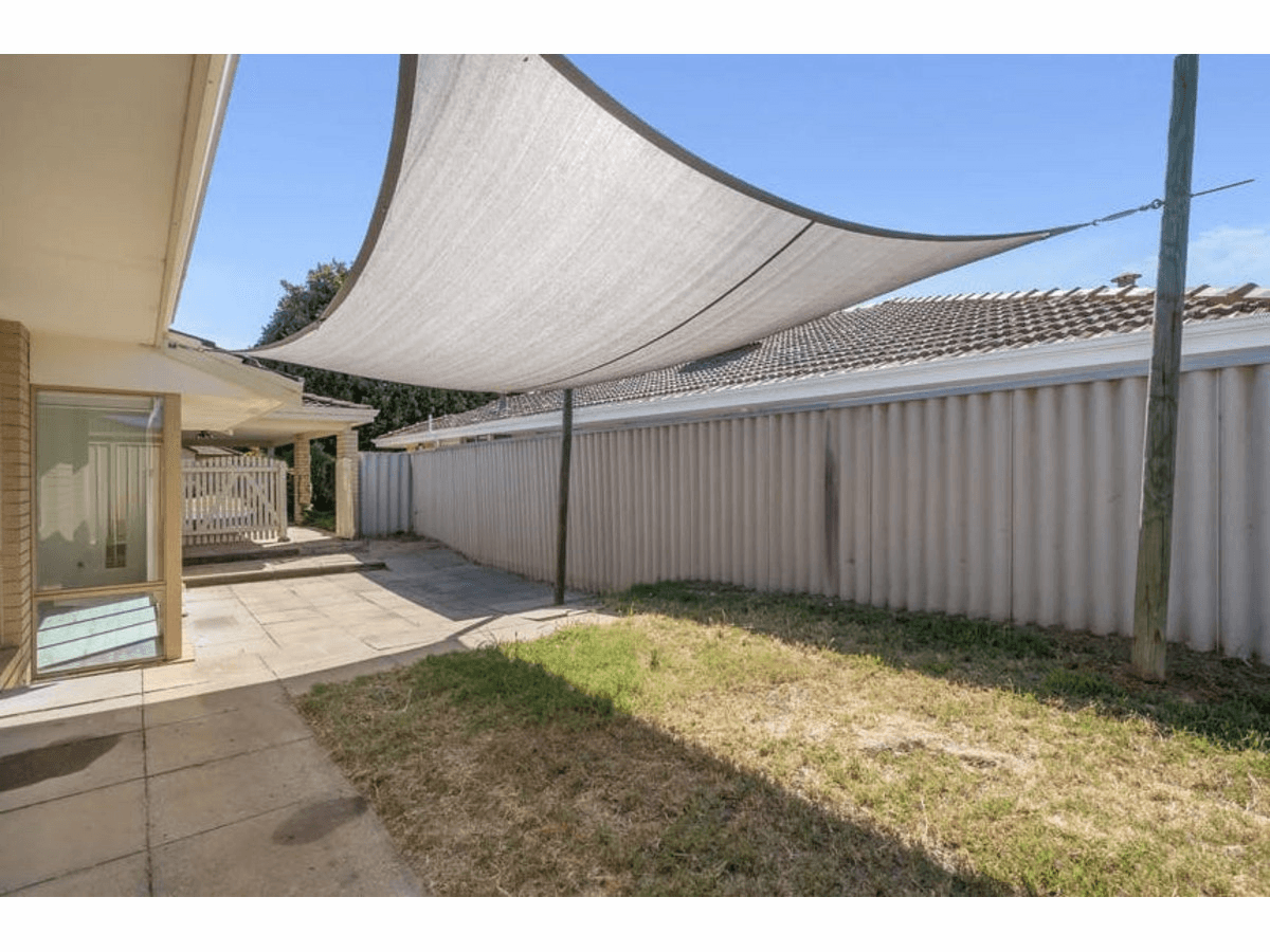 11 Pine Grove, Kardinya, WA 6163