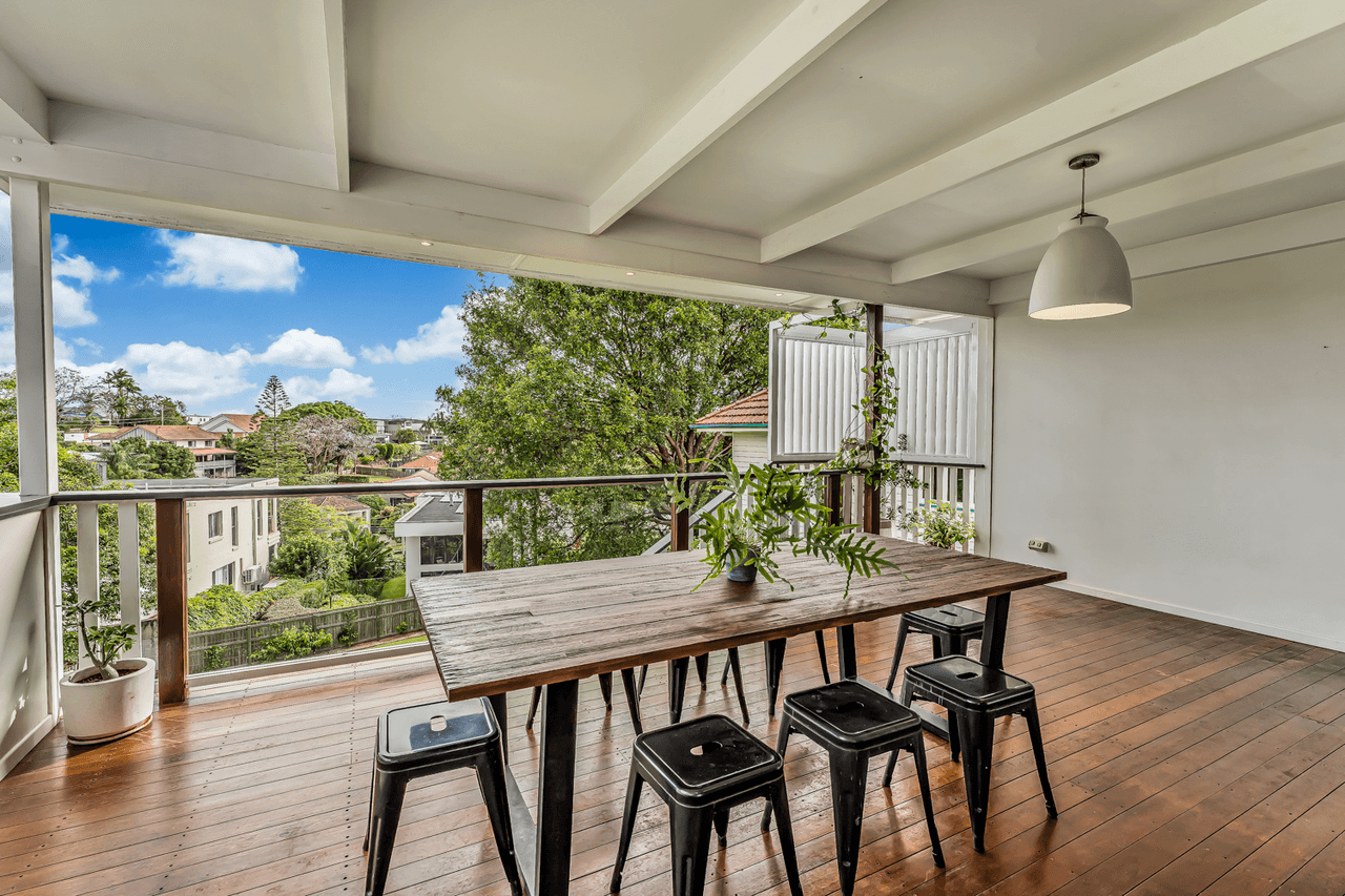 549 Cavendish Road, COORPAROO, QLD 4151