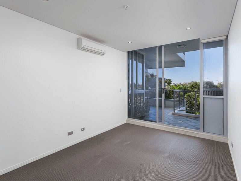 502/4 Como Street, SOUTHPORT, QLD 4215