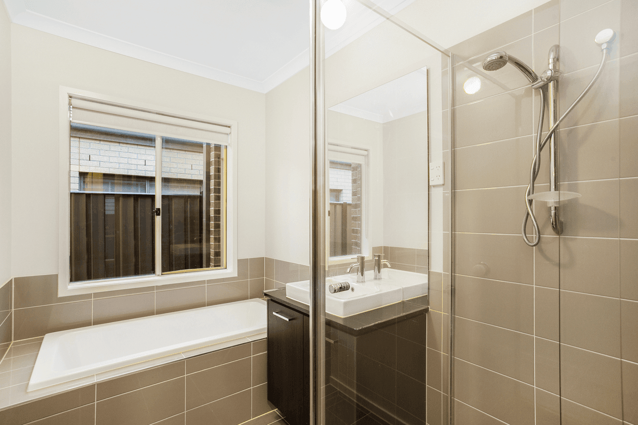 19 Tawleed Grove, CLYDE NORTH, VIC 3978