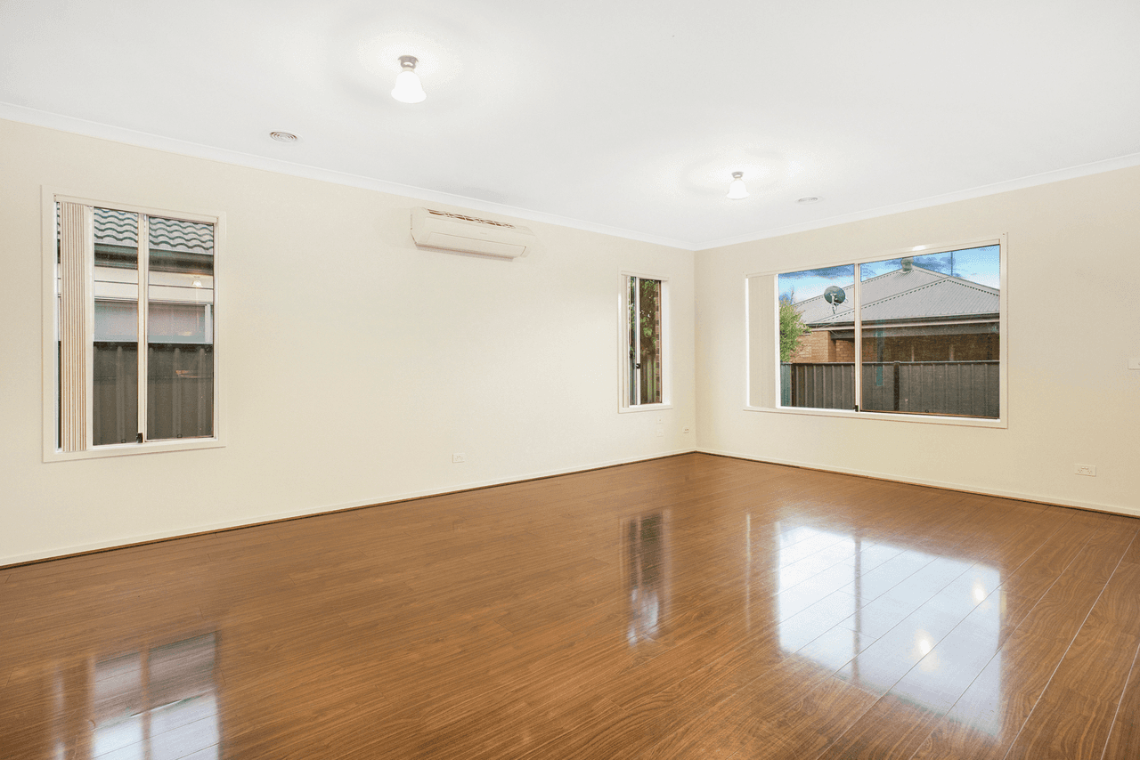 19 Tawleed Grove, CLYDE NORTH, VIC 3978