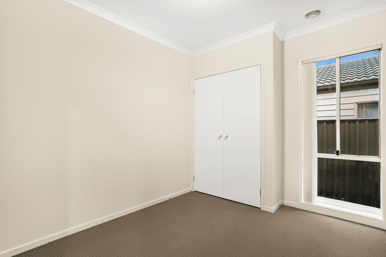 19 Tawleed Grove, CLYDE NORTH, VIC 3978