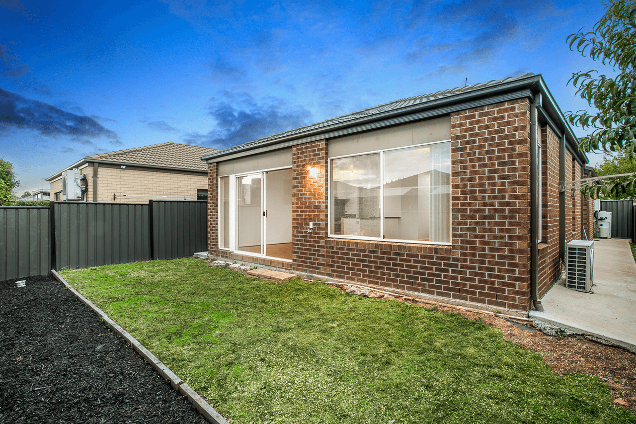 19 Tawleed Grove, CLYDE NORTH, VIC 3978