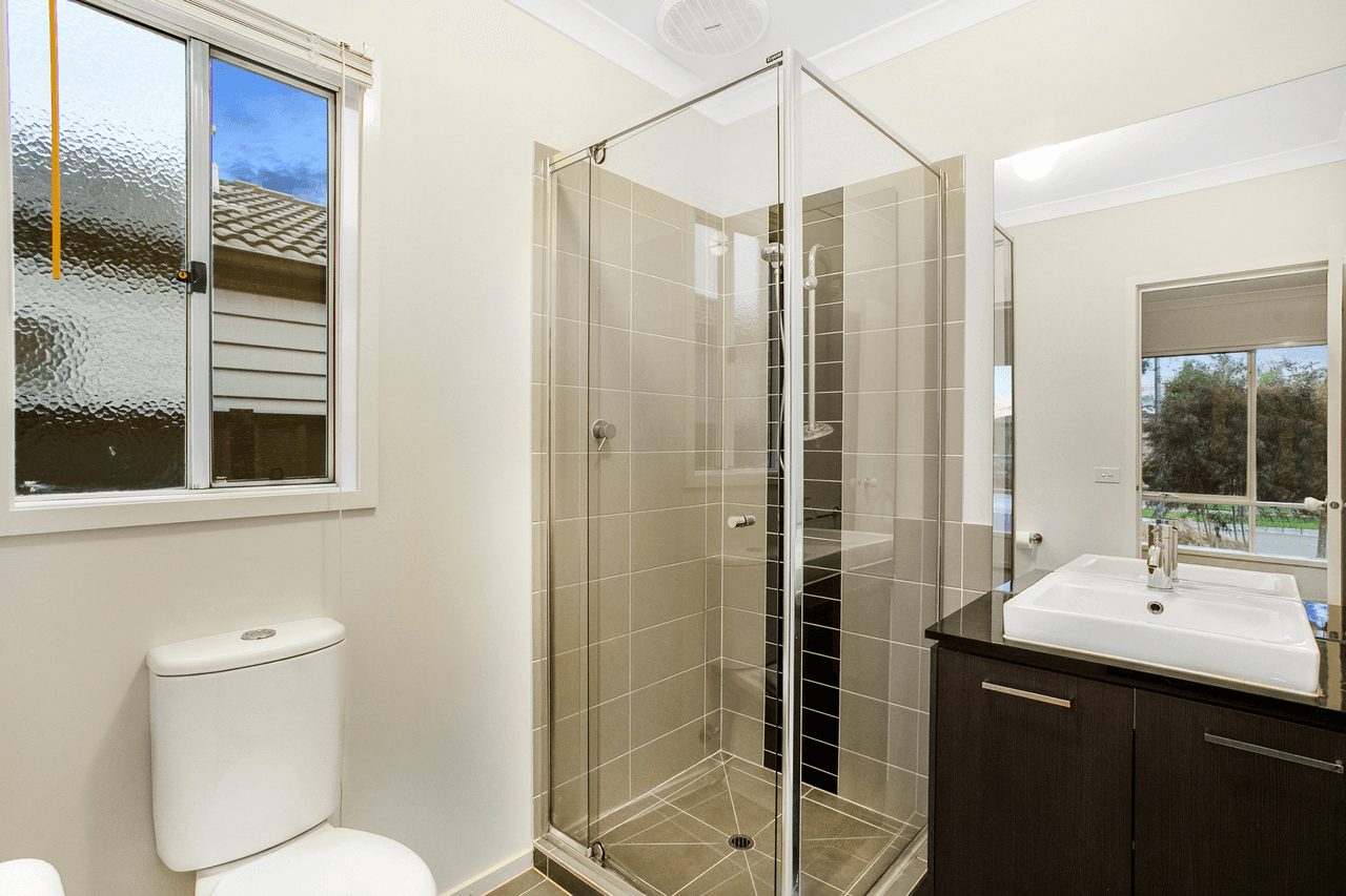 19 Tawleed Grove, CLYDE NORTH, VIC 3978