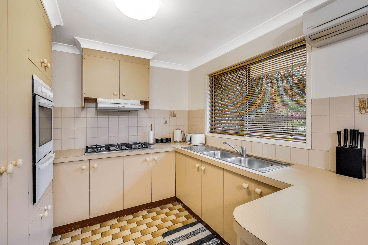 4  Schultz Street, KEARNEYS SPRING, QLD 4350