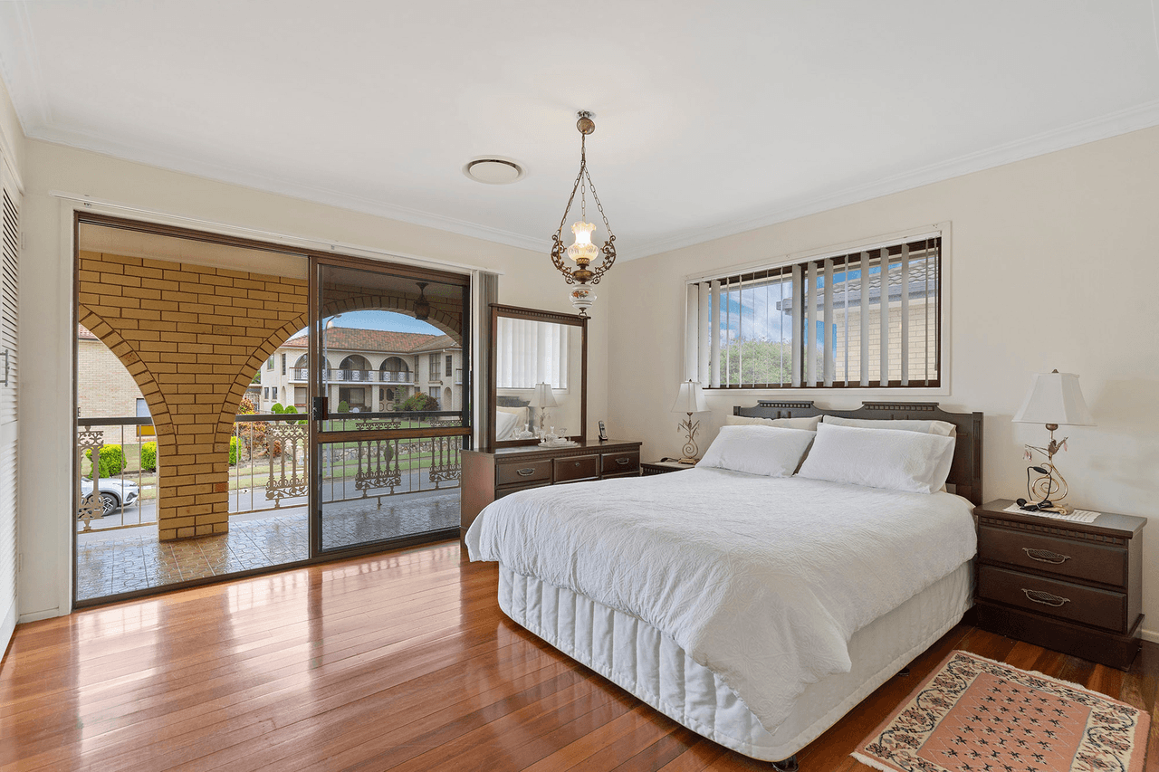 14 Tapscott St, WISHART, QLD 4122