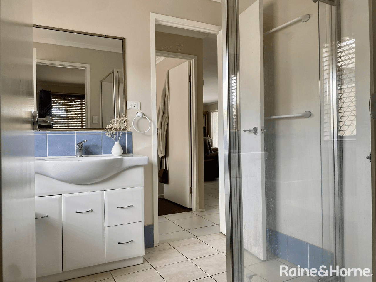 42 Broadwater Terrace, REDLAND BAY, QLD 4165