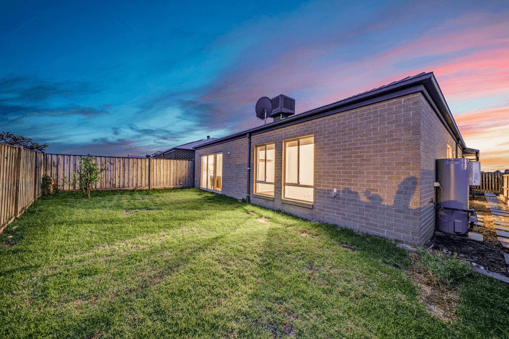 3 Maeve Circuit, CLYDE NORTH, VIC 3978