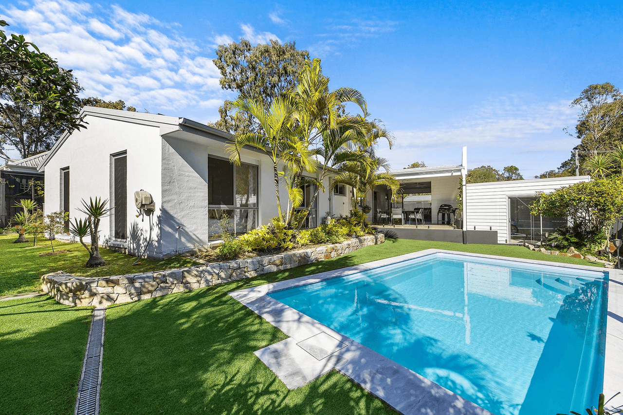 19 Sleepy Hollow Drive, Noosa Heads, QLD 4567