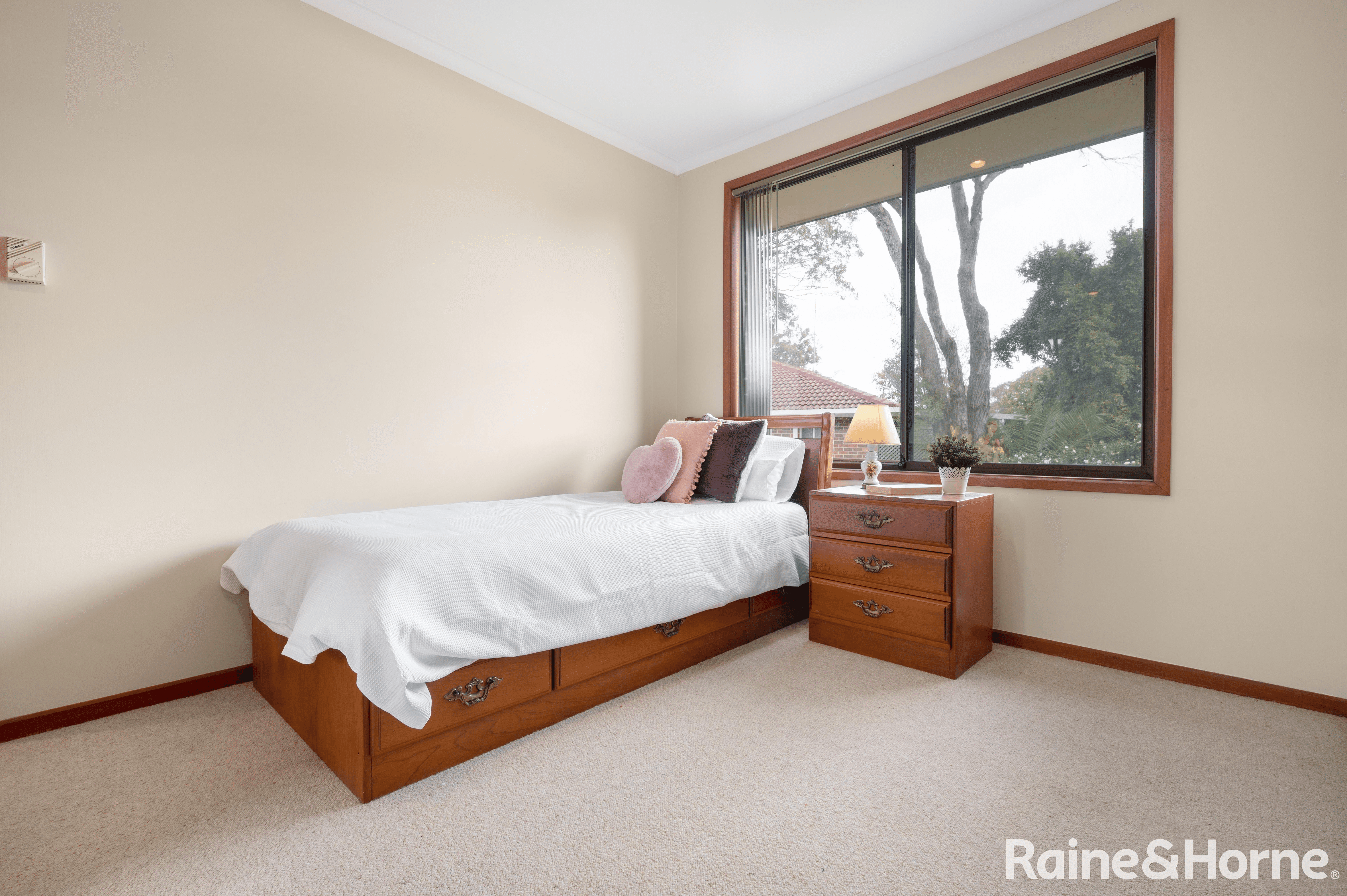 3 Rossell Place, GLENFIELD, NSW 2167