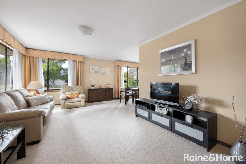 3 Rossell Place, GLENFIELD, NSW 2167