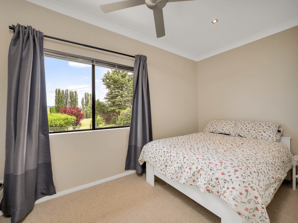 4 Campbell Street, Dalgety, NSW 2628