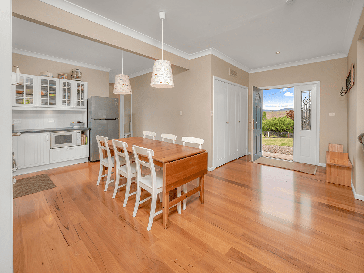 4 Campbell Street, Dalgety, NSW 2628