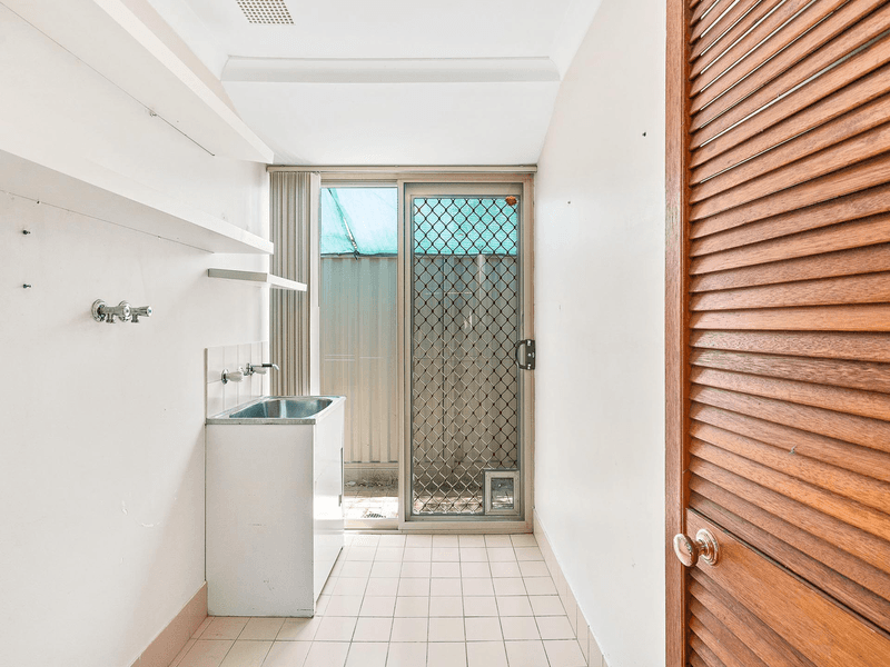 8 Snowdonia Court, BALLAJURA, WA 6066