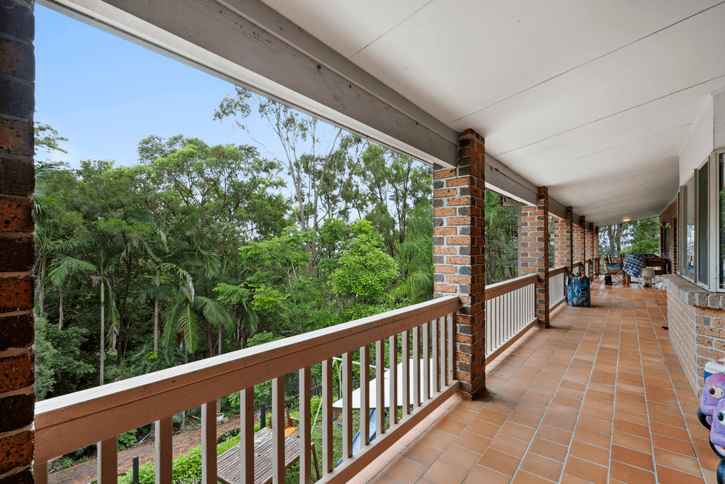 44 Wallaby Drive, MUDGEERABA, QLD 4213