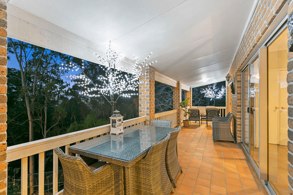 44 Wallaby Drive, MUDGEERABA, QLD 4213