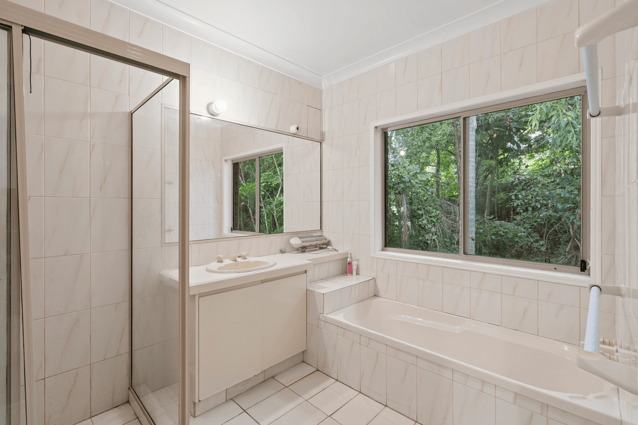 44 Wallaby Drive, MUDGEERABA, QLD 4213