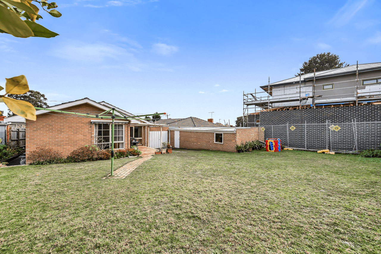 57 Benwerrin Drive, BURWOOD EAST, VIC 3151