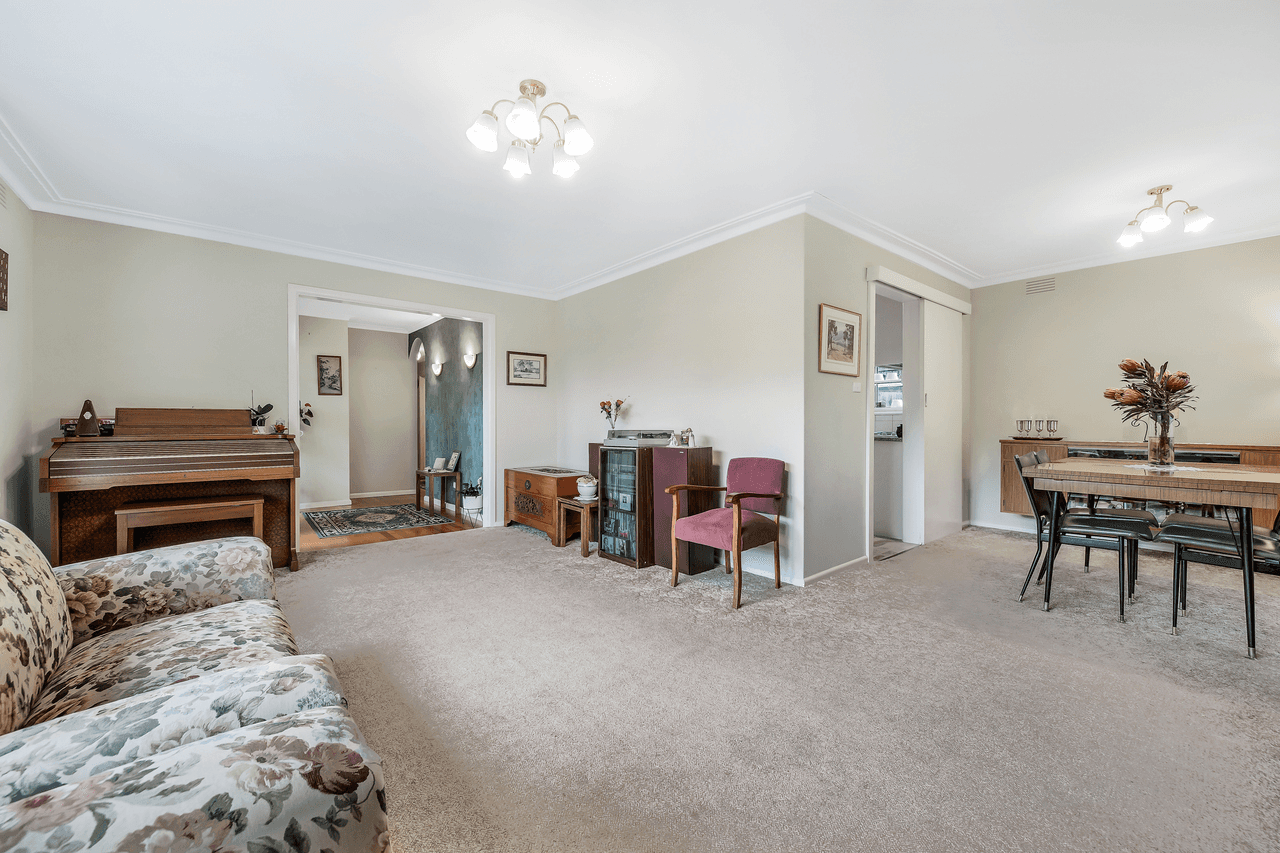 57 Benwerrin Drive, BURWOOD EAST, VIC 3151