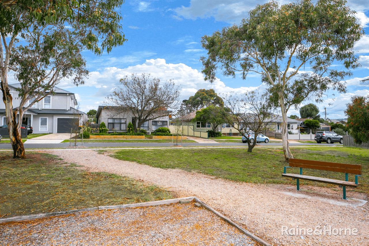 6 Flinders Street, SUNBURY, VIC 3429