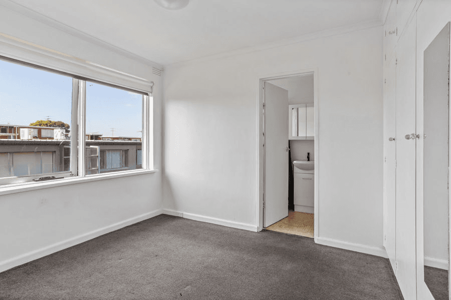 18/558 Moreland Road, BRUNSWICK WEST, VIC 3055
