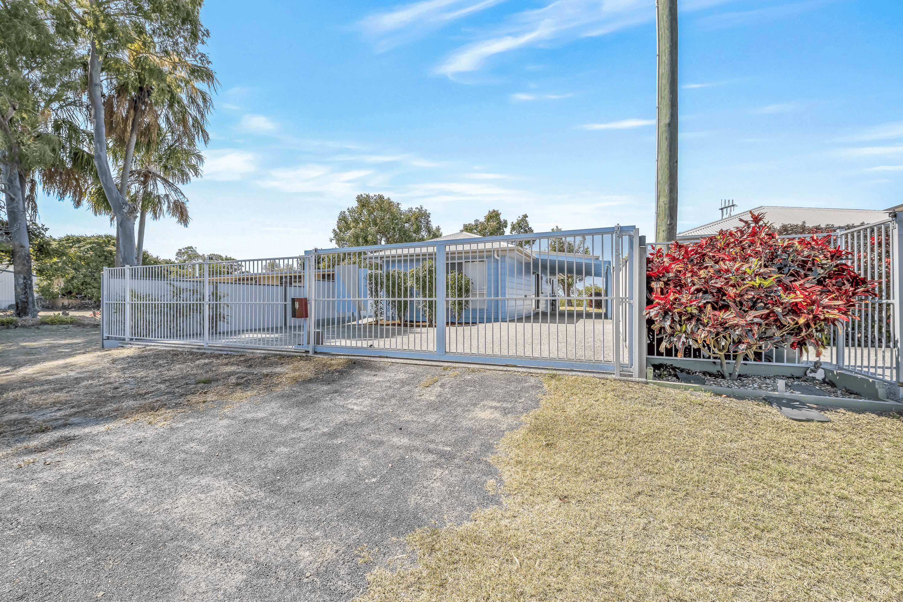 7 Kindt St, Moore Park Beach, QLD 4670