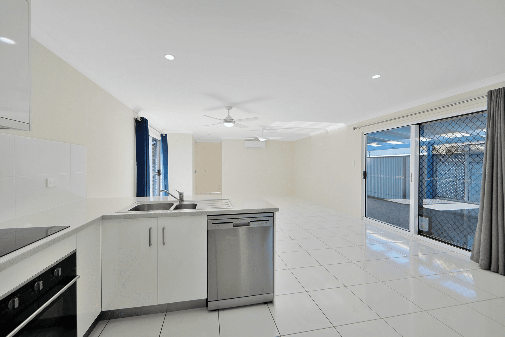 7 Kindt St, Moore Park Beach, QLD 4670