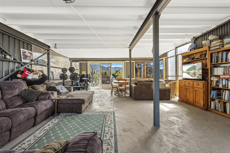 261 Mellows Road, CALDERWOOD, NSW 2527