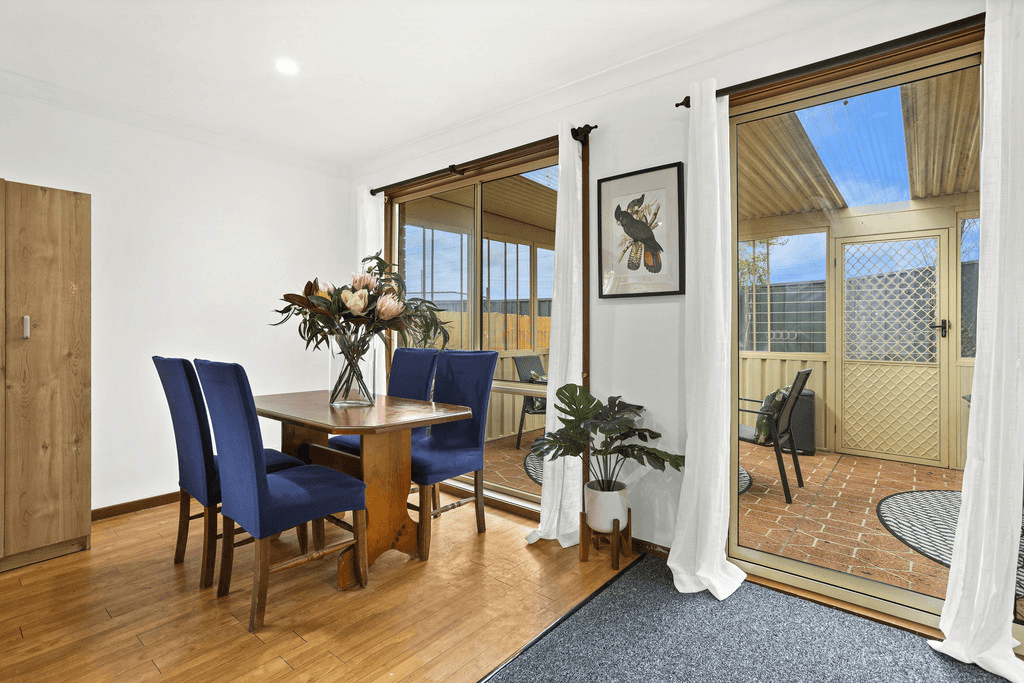 6/4 Macleay Place, ALBION PARK, NSW 2527