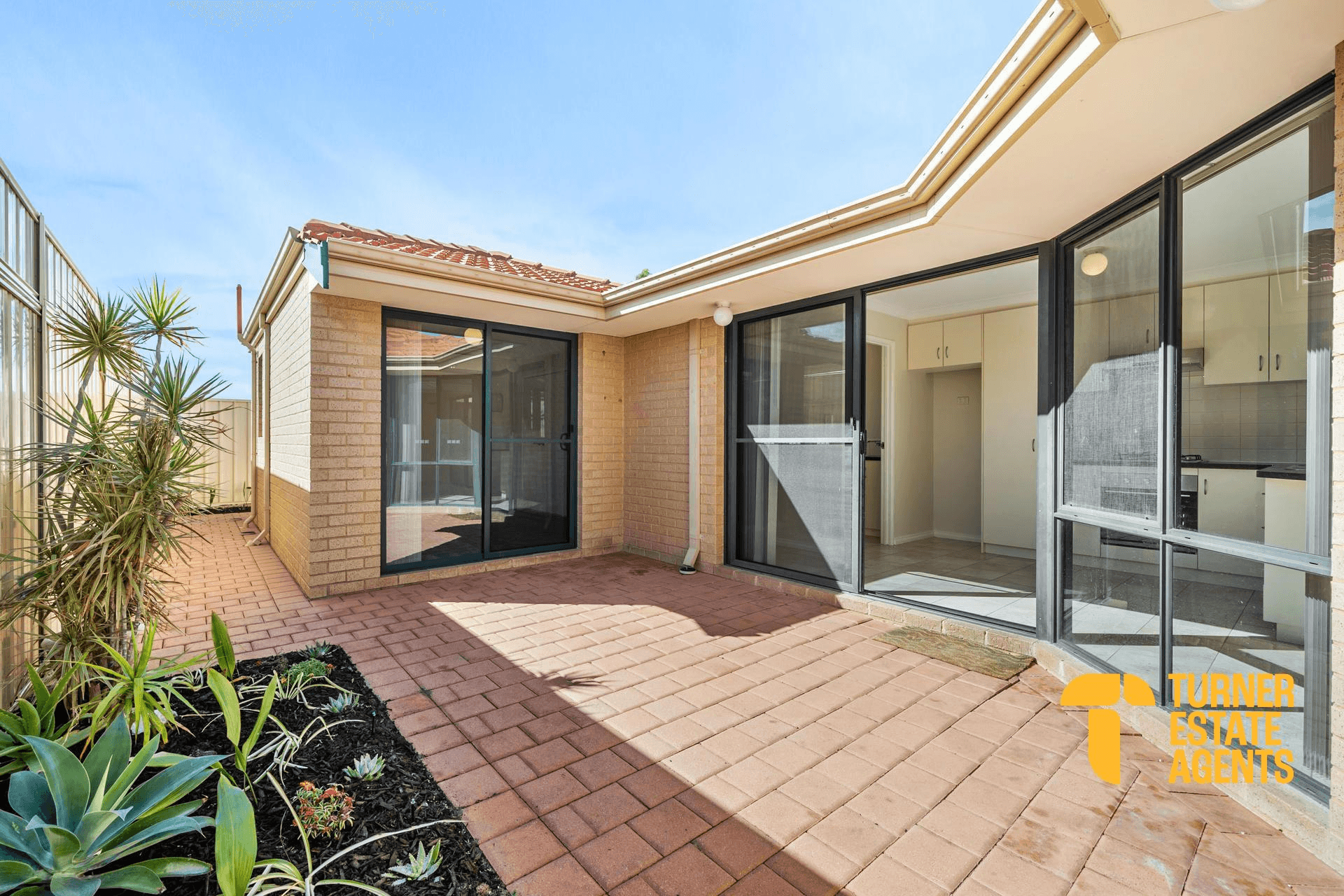 2/39 Tindal Avenue, YANGEBUP, WA 6164