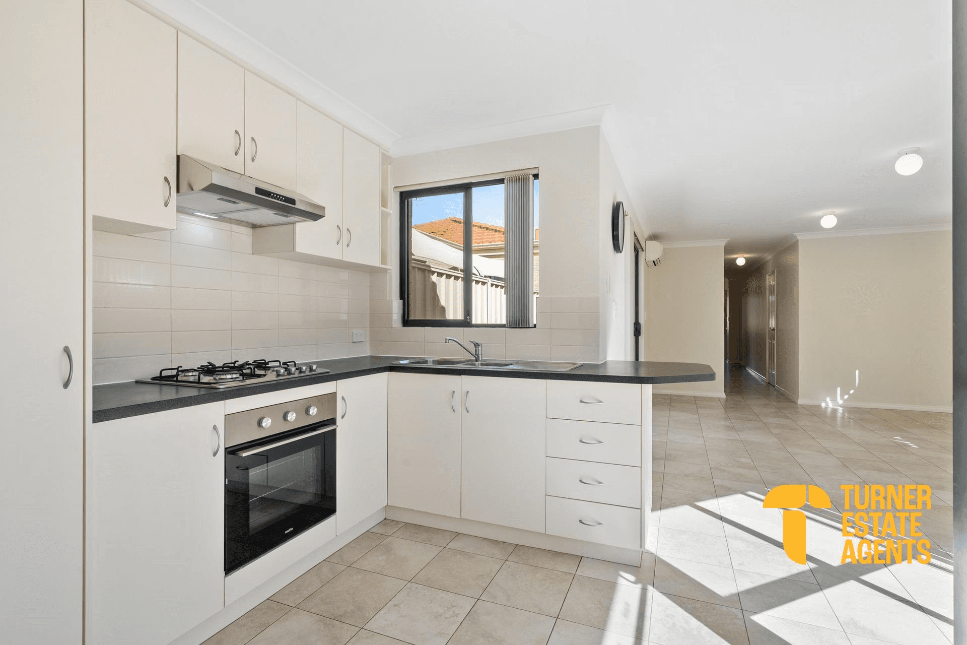 2/39 Tindal Avenue, YANGEBUP, WA 6164