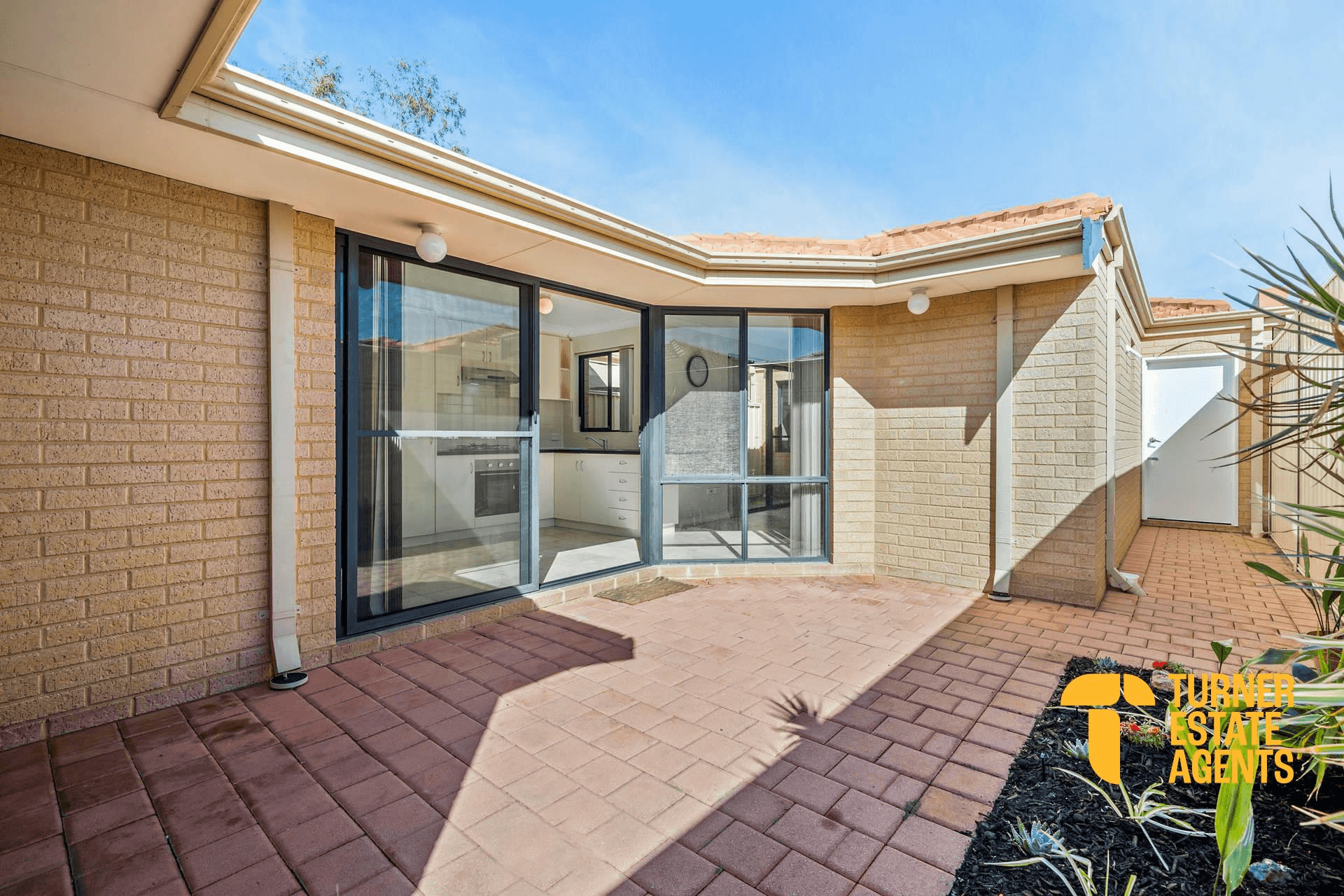 2/39 Tindal Avenue, YANGEBUP, WA 6164