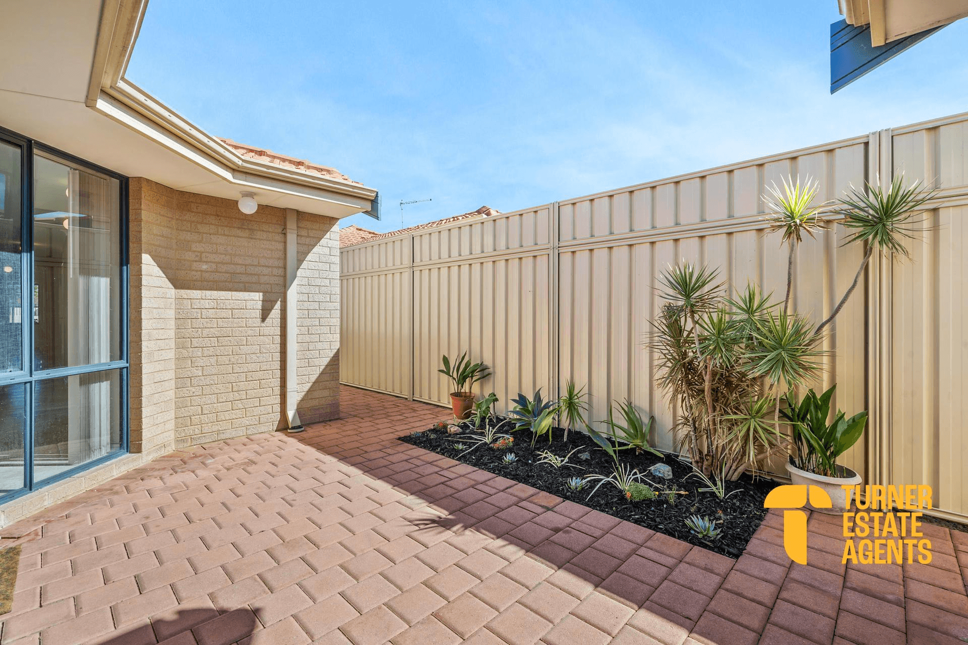 2/39 Tindal Avenue, YANGEBUP, WA 6164