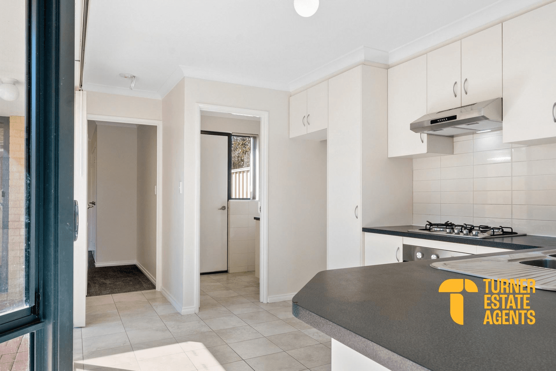 2/39 Tindal Avenue, YANGEBUP, WA 6164