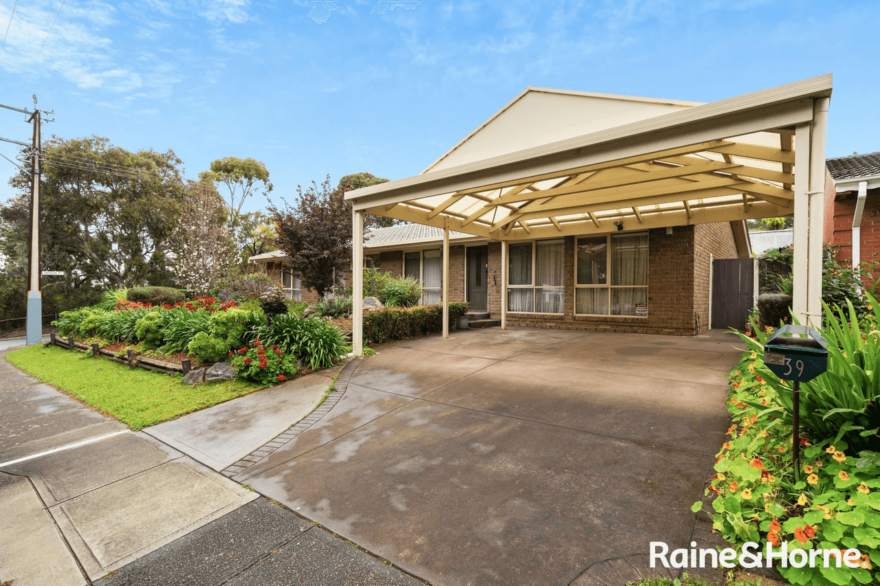 39 Chilcomb Drive, HUNTFIELD HEIGHTS, SA 5163