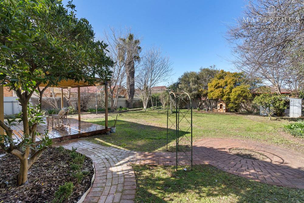98 Crampton Street, Wagga Wagga, NSW 2650
