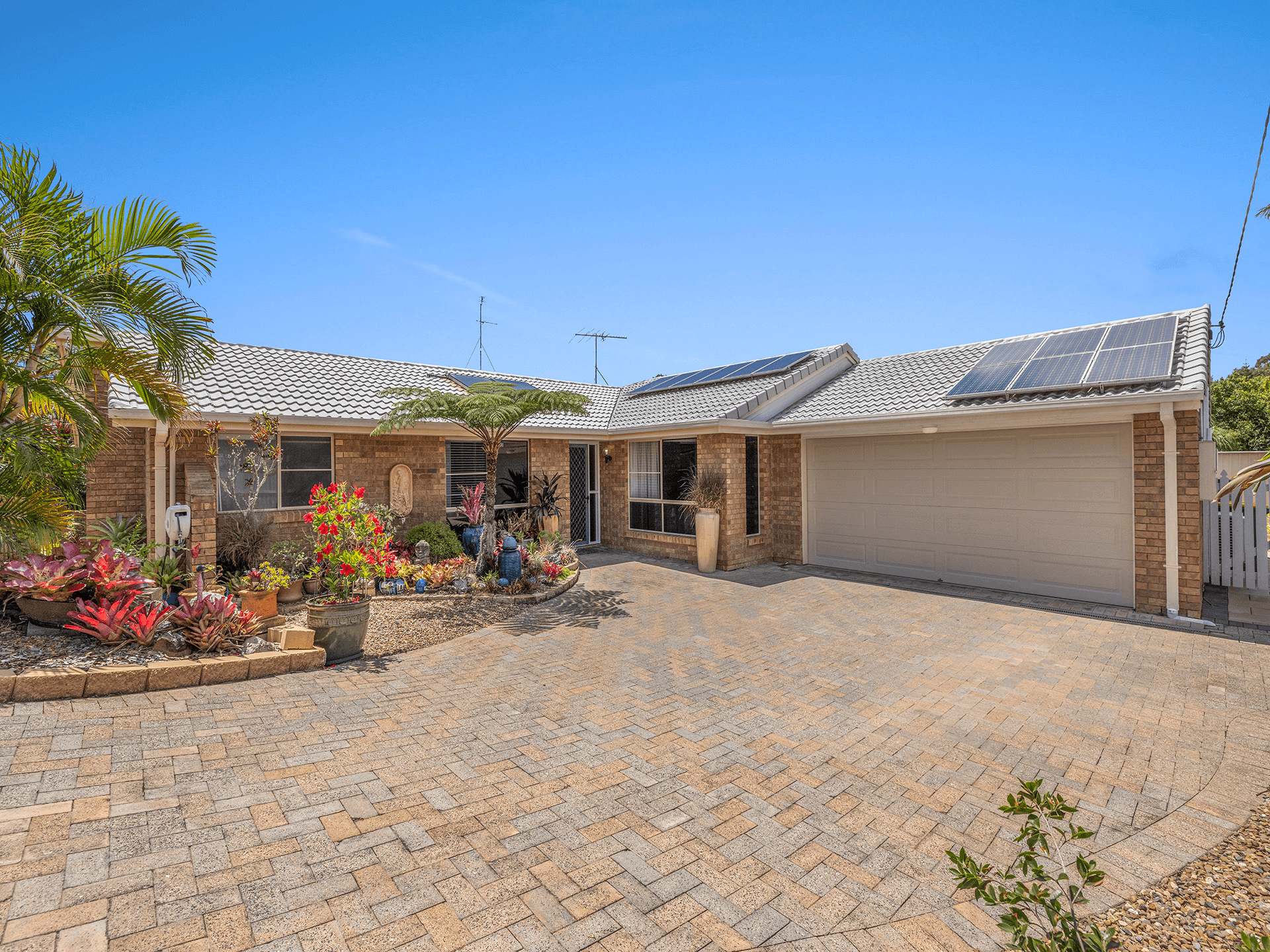 6 Tristania Street, Aroona, QLD 4551