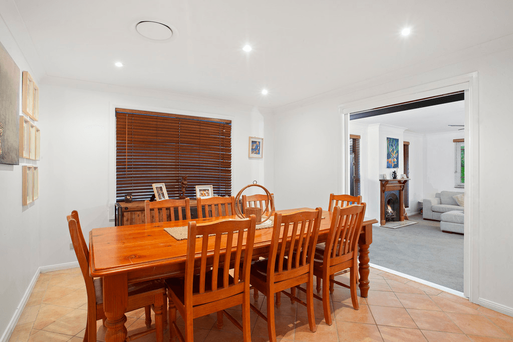 50 Lakedge Avenue, BERKELEY VALE, NSW 2261