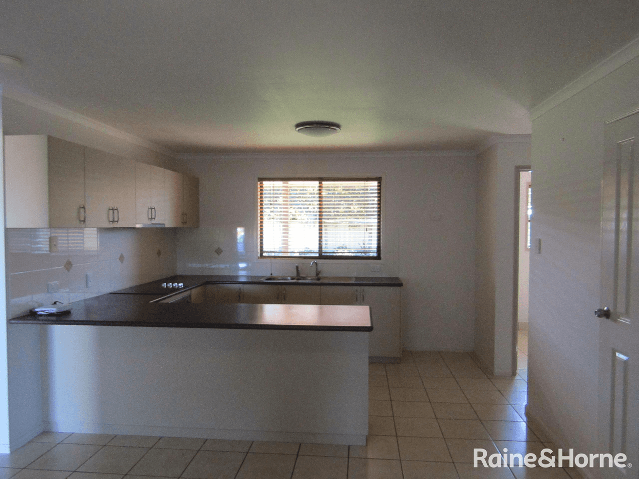 2/10 Summers Court, KINGAROY, QLD 4610