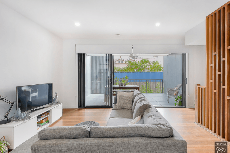 2&3/14 Norman Street, Wooloowin, QLD 4030