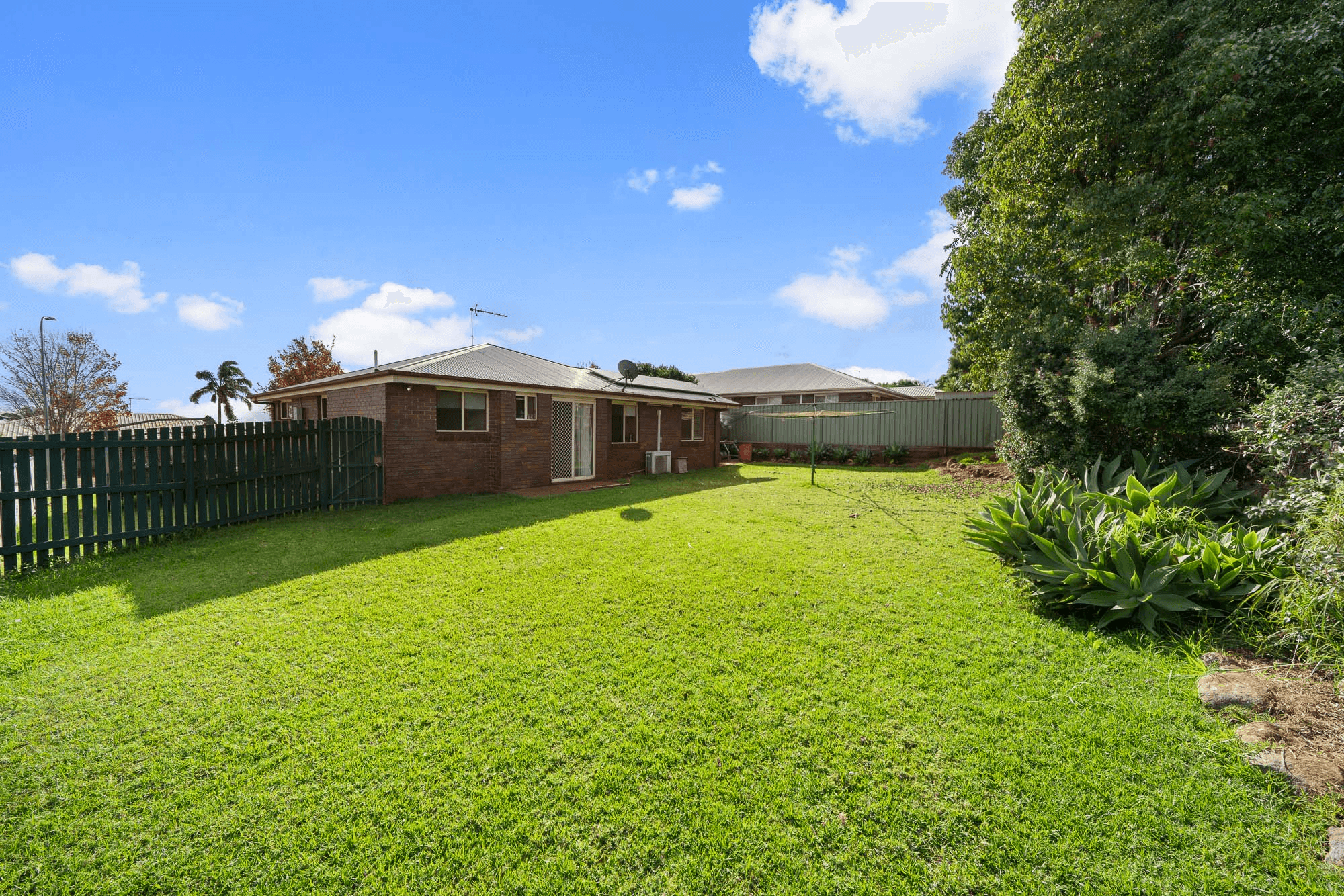 12 Evergreen Court, Glenvale, QLD 4350