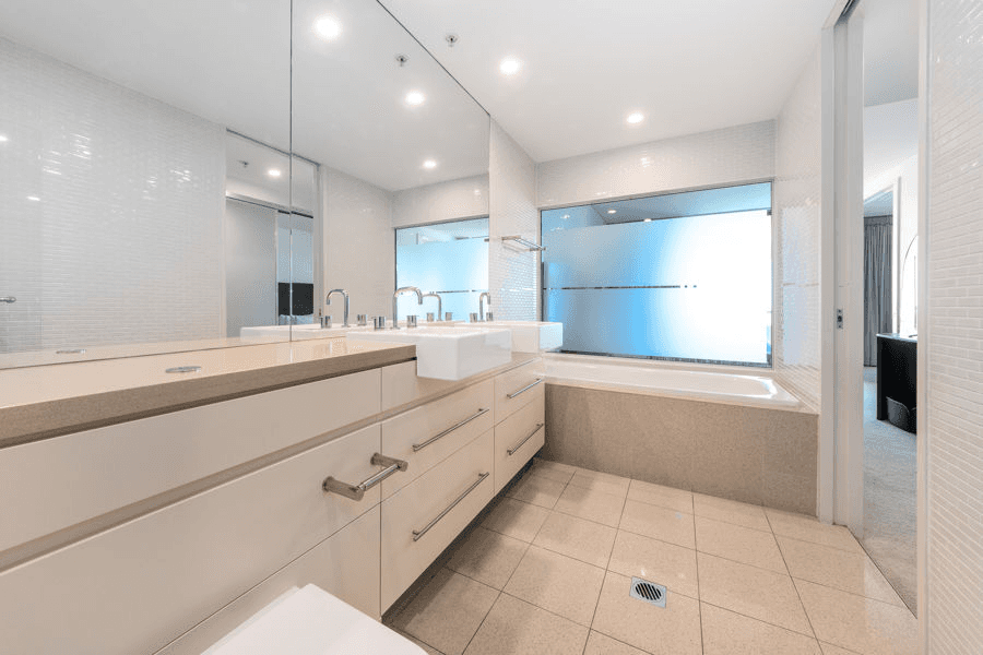 2302/89 Surf Parade, BROADBEACH, QLD 4218