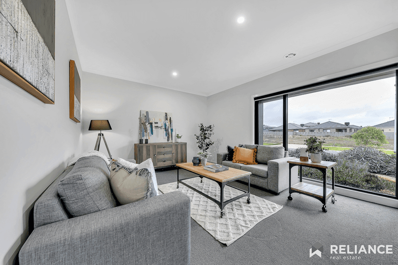 9 Gairdner Street, Manor Lakes, VIC 3024