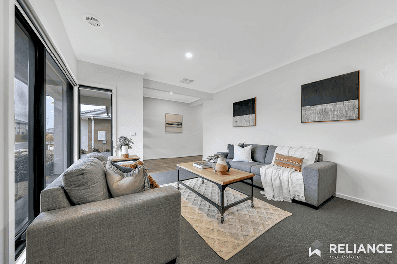 9 Gairdner Street, Manor Lakes, VIC 3024