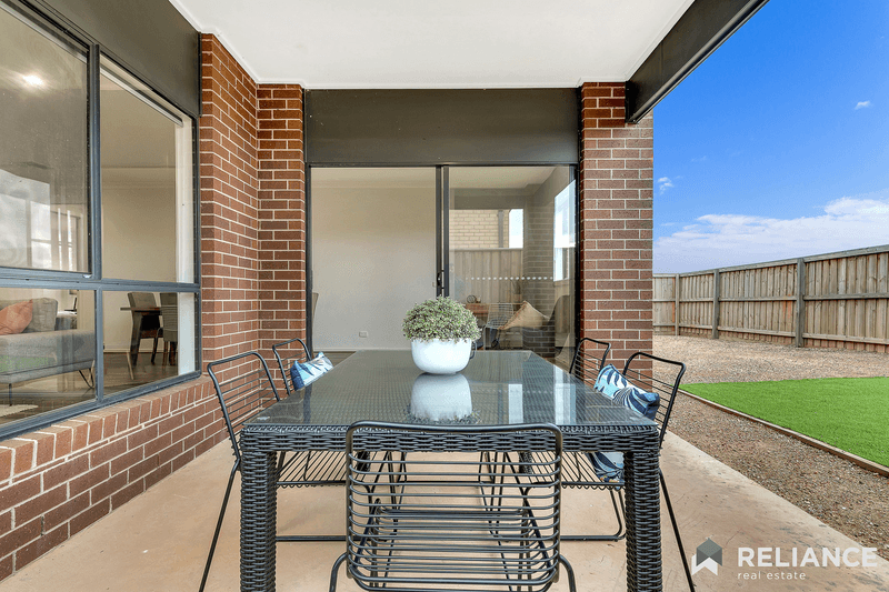 9 Gairdner Street, Manor Lakes, VIC 3024