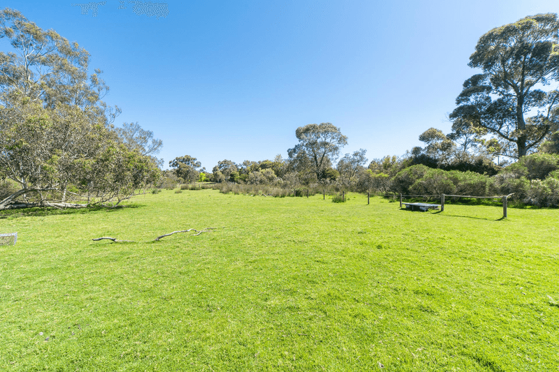 20 Facey Road, DEVON MEADOWS, VIC 3977